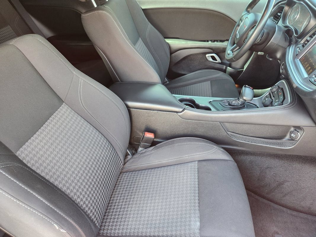Used 2015 Dodge Challenger SXT w/ Driver Convenience Group RWD image 17
