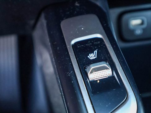 Used 2022 Kia Sorento S w/ Panoramic Sunroof Package image 16