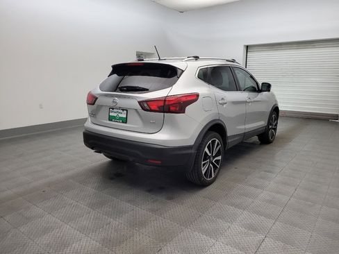Used 2017 Nissan Rogue Sport SL FWD image 9