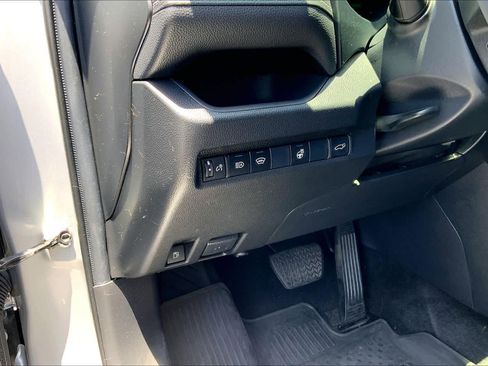 Certified 2023 Toyota RAV4 XLE Premium AWD/4WD image 33