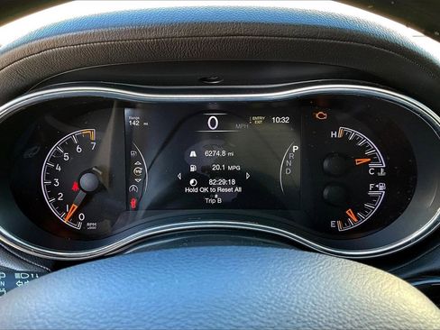 Used 2019 Jeep Grand Cherokee Overland image 9