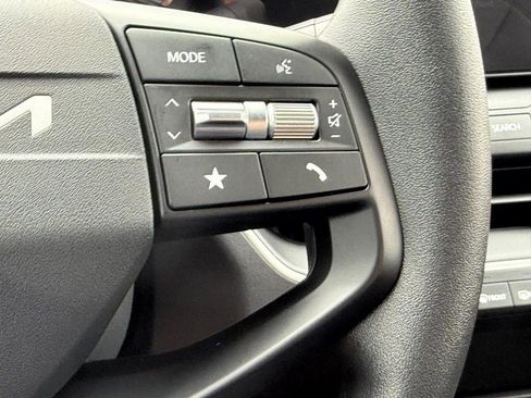 New 2025 Kia K4 FWD image 9