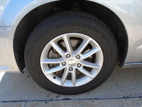 Used 2019 Dodge Grand Caravan SXT FWD image 18