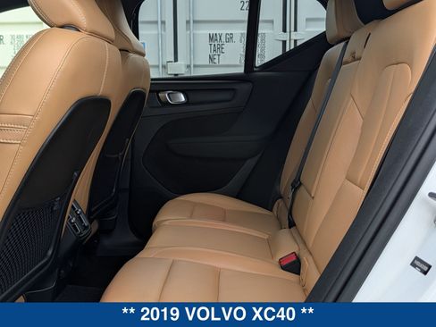 Used 2019 Volvo XC40 T5 Inscription AWD/4WD image 16