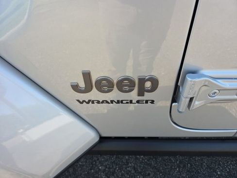 Used 2024 Jeep Wrangler Unlimited Rubicon 392 AWD/4WD image 46