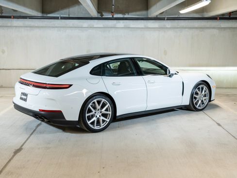 Certified 2025 Porsche Panamera RWD image 9