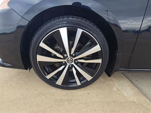 Used 2019 Nissan Altima 2.5 SR w/ SR Premium Package AWD/4WD image 23