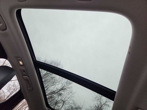 Used 2025 Volvo XC60 B5 Core image 14