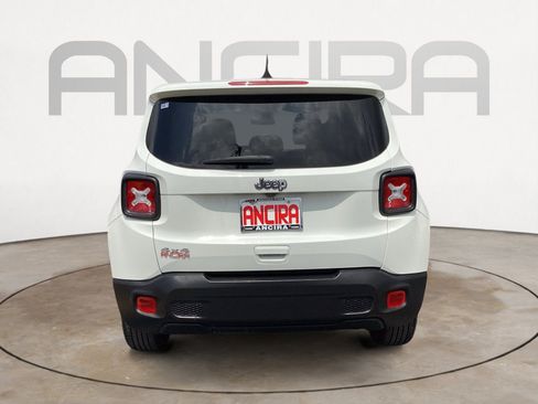 Used 2023 Jeep Renegade Latitude AWD/4WD image 11