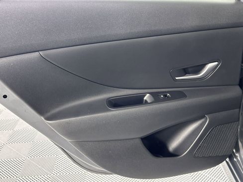 Used 2024 Hyundai Elantra SEL FWD image 30