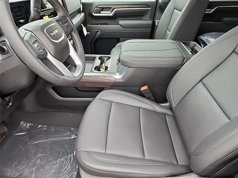 New 2025 GMC Sierra 2500 SLT w/ SLT Premium Package image 9