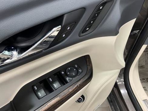 Used 2020 GMC Acadia Denali image 32