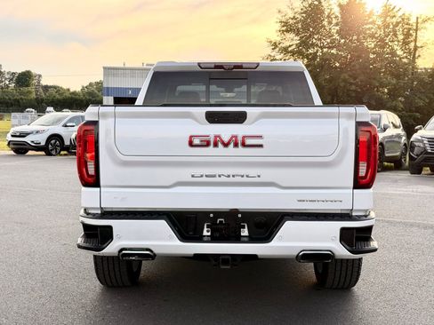 Used 2020 GMC Sierra 1500 Denali w/ Denali Ultimate Package AWD/4WD image 10
