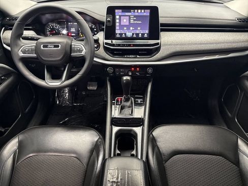 Used 2022 Jeep Compass Latitude FWD image 12