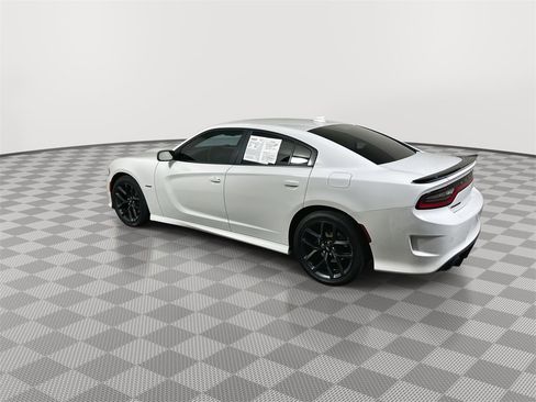 Used 2019 Dodge Charger R/T w/ Blacktop Package image 6