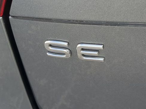 Certified 2023 Volkswagen Tiguan SE R-Line image 10