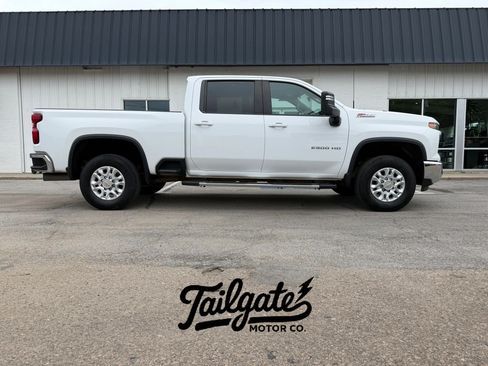 Used 2024 Chevrolet Silverado 2500 LT AWD/4WD image 1
