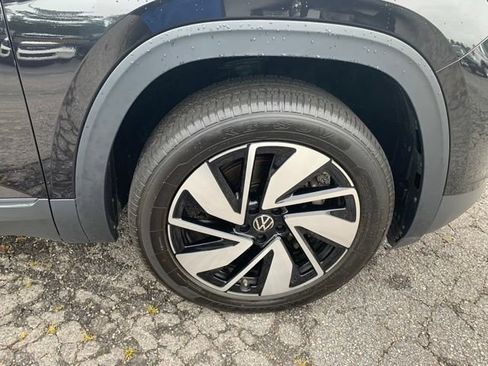 Used 2025 Volkswagen Atlas SE FWD image 40
