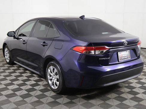 Used 2023 Toyota Corolla LE image 6