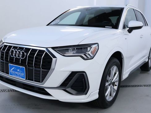 Used 2024 Audi Q3 2.0T Premium AWD/4WD image 3