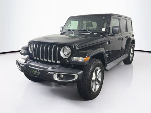 Used 2019 Jeep Wrangler Unlimited Sahara AWD/4WD image 3
