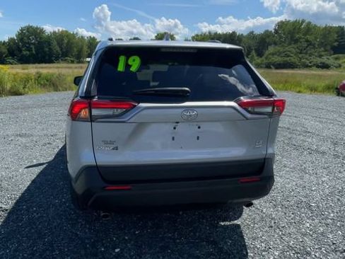 Certified 2019 Toyota RAV4 LE AWD/4WD image 7
