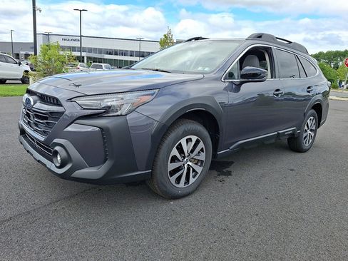 Certified 2025 Subaru Outback Premium AWD/4WD image 4