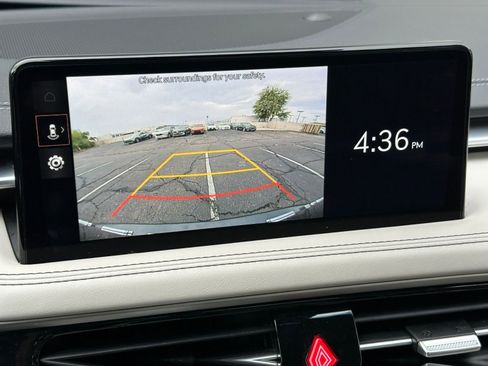 Used 2025 Genesis G70 2.5T image 17