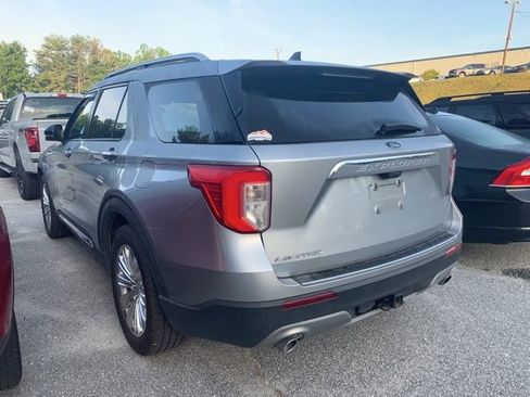 Used 2022 Ford Explorer Limited w/ Equipment Group 301A RWD image 5