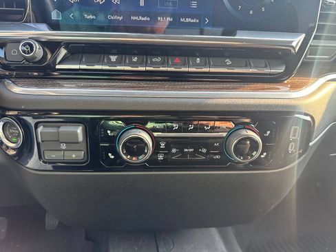 Used 2025 Chevrolet Silverado 2500 LT AWD/4WD image 38