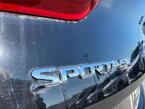 Used 2020 Kia Sportage LX image 18