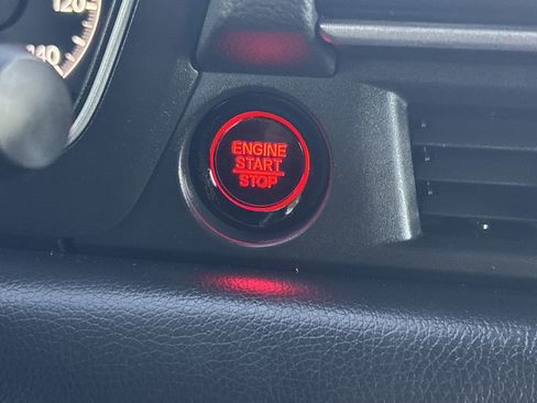 Used 2023 Honda Pilot Sport image 22