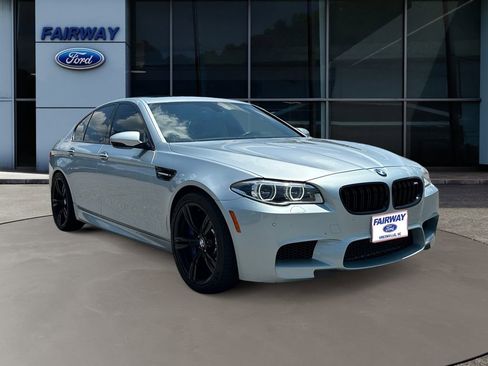 Used 2015 BMW M5 RWD image 3