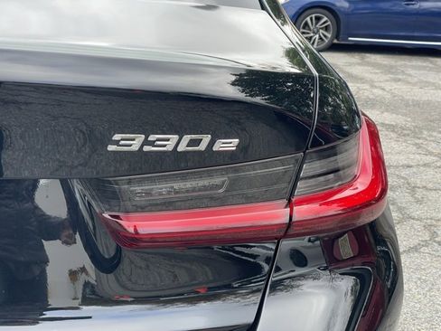 Used 2022 BMW 330e xDrive w/ Premium Package image 27