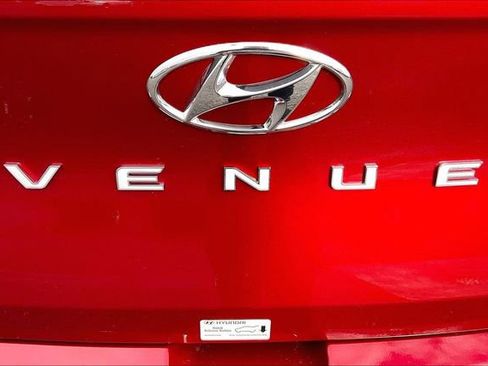 New 2026 Hyundai Venue SE image 18