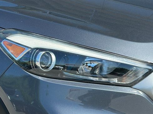 Used 2018 Hyundai Tucson Value AWD/4WD image 4