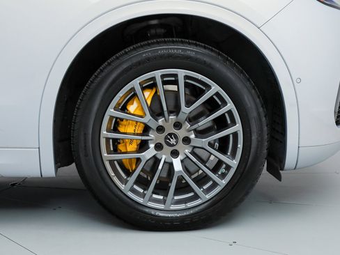 Certified 2023 Maserati Grecale GT image 25