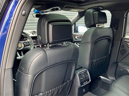 New 2025 Porsche Macan image 26