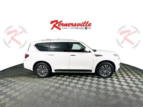 Used 2024 Nissan Armada SL w/ Captain's Chairs Package image 8