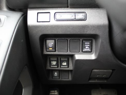 Used 2022 Nissan Frontier SV image 28