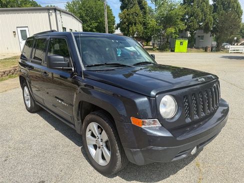 Used 2015 Jeep Patriot Latitude FWD image 7