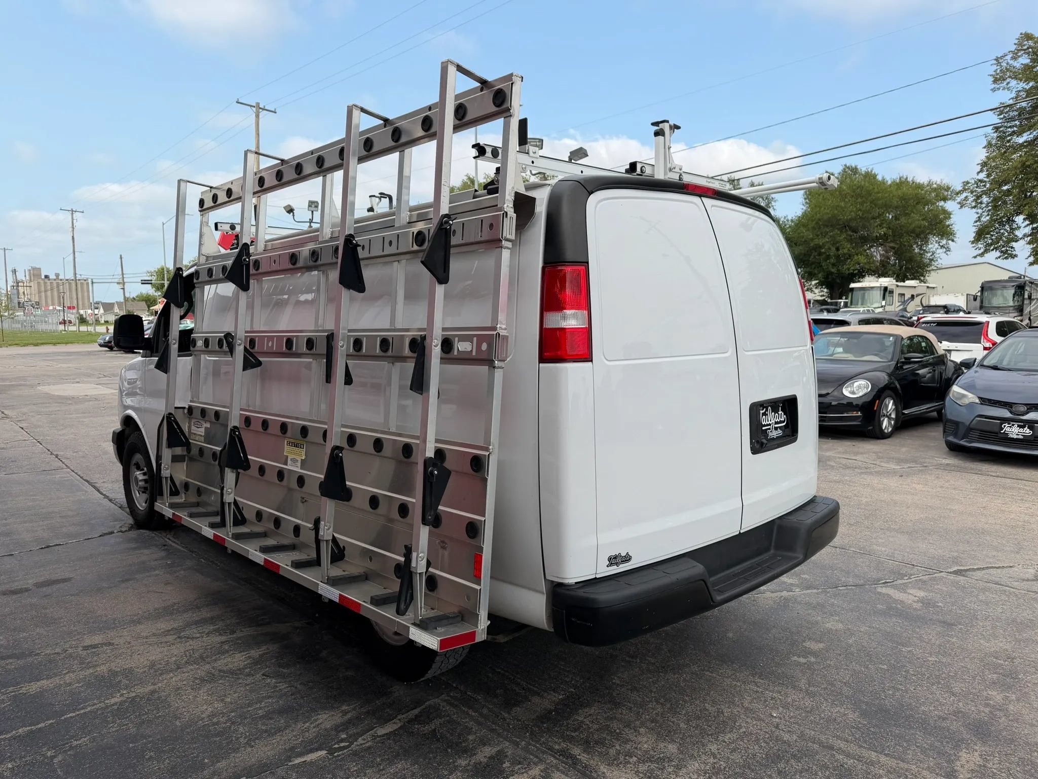 Used 2022 GMC Savana 2500 w/ Driver Convenience Package RWD image 5