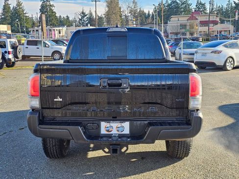 Used 2023 Toyota Tacoma TRD Off-Road image 7