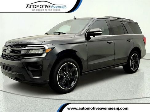 Used 2023 Ford Expedition Limited AWD/4WD image 1