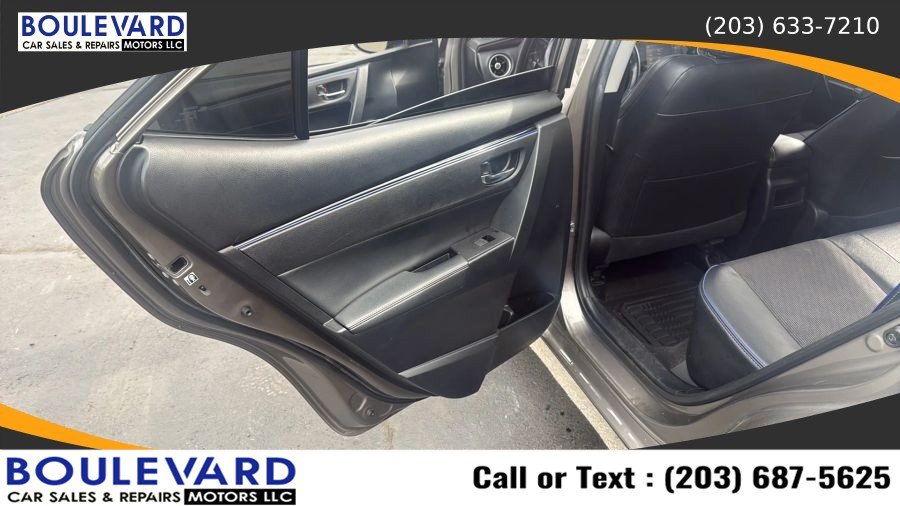 Used 2018 Toyota Corolla SE w/ SE Premium Package FWD image 26