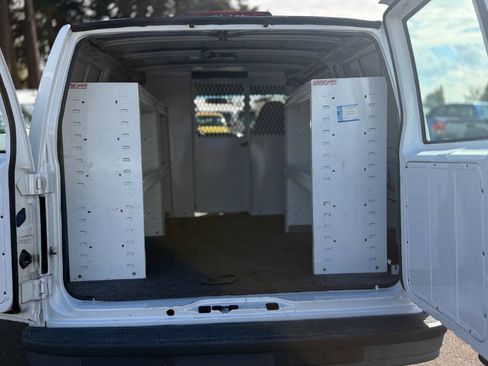 Used 2000 GMC Safari RWD image 10