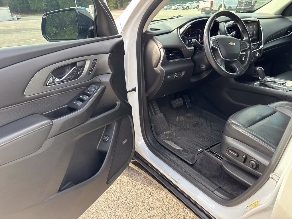 Used 2020 Chevrolet Traverse Premier w/ Redline Edition FWD image 11