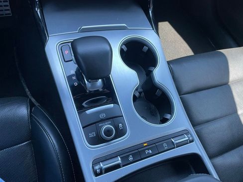 Used 2018 Kia Stinger GT2 AWD/4WD image 12