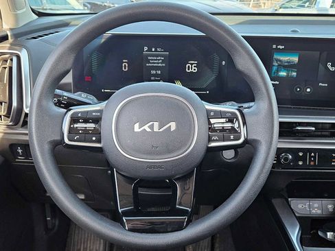 Certified 2025 Kia Sorento LX image 15