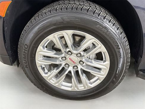 Used 2024 GMC Yukon SLT image 32